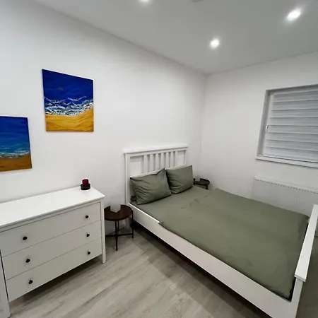 Katzensprung Zum Holstentor! *